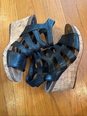 Sofft Black Strappy Cork Wedge Sandals size 6
